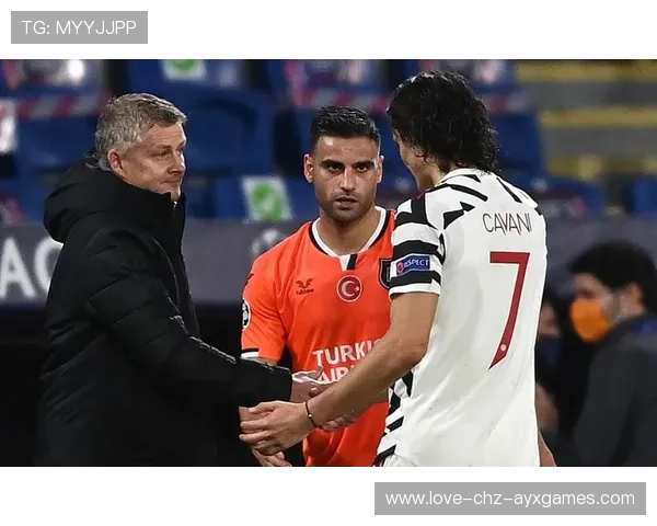 曼联利用边线深度渗透，拉什福德反复撕开通道