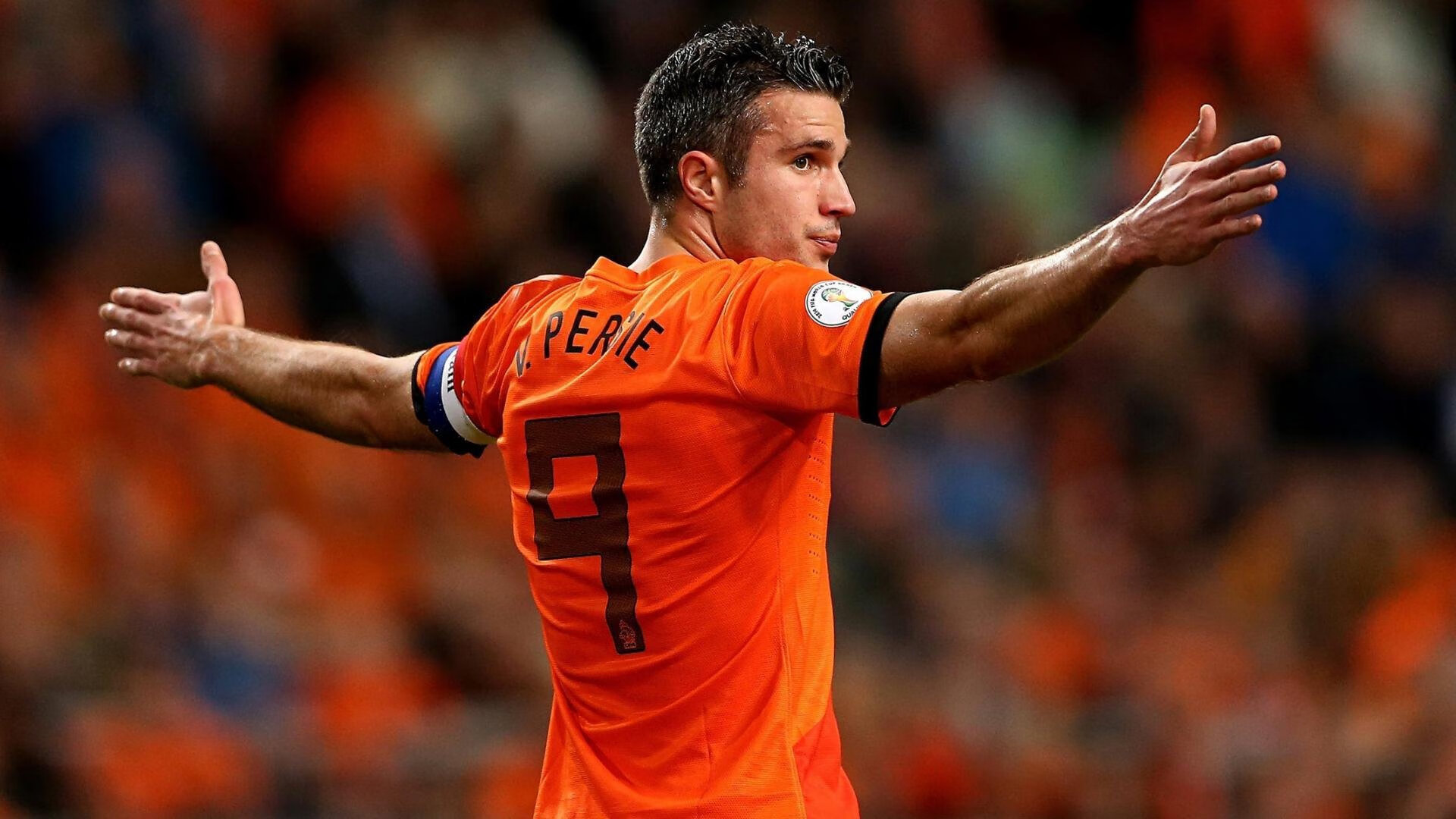 遥控赛车世界公开赛 微缩赛道上演微型“F1大战”